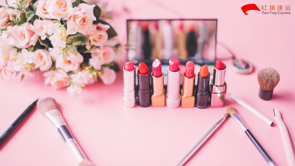 16392102221420.jpg 攝圖網_500498717_美妝口紅化妝品(企業商用)_副本.jpg